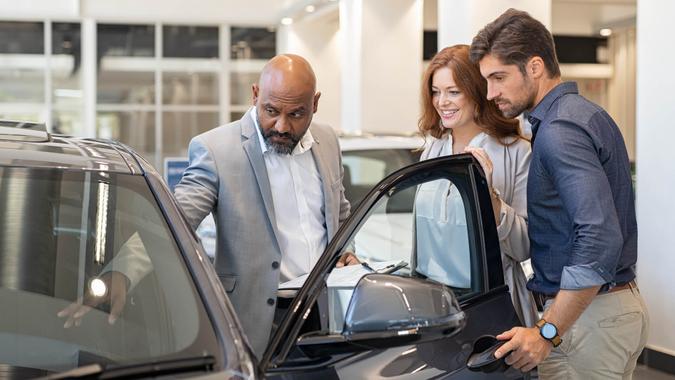 5 Car Buying Mistakes Dealers Count On You Making - How To Avoid Dealer Tricks